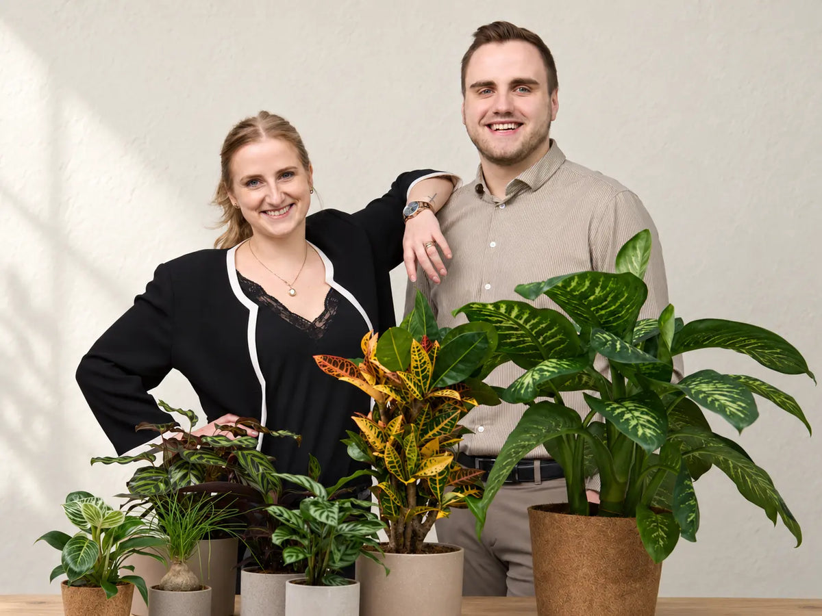 Stine fra PottePlanten med en plantekasse