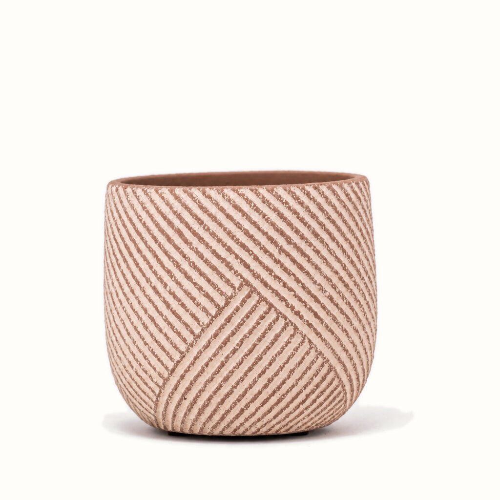 Grove potteskjuler i nougat med diagonalt mønster, Ø9